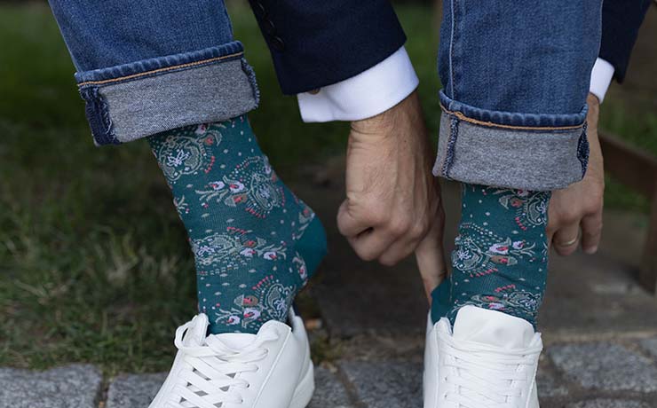 Men's Style Tips: How to wear yellow socks - London Sock Company