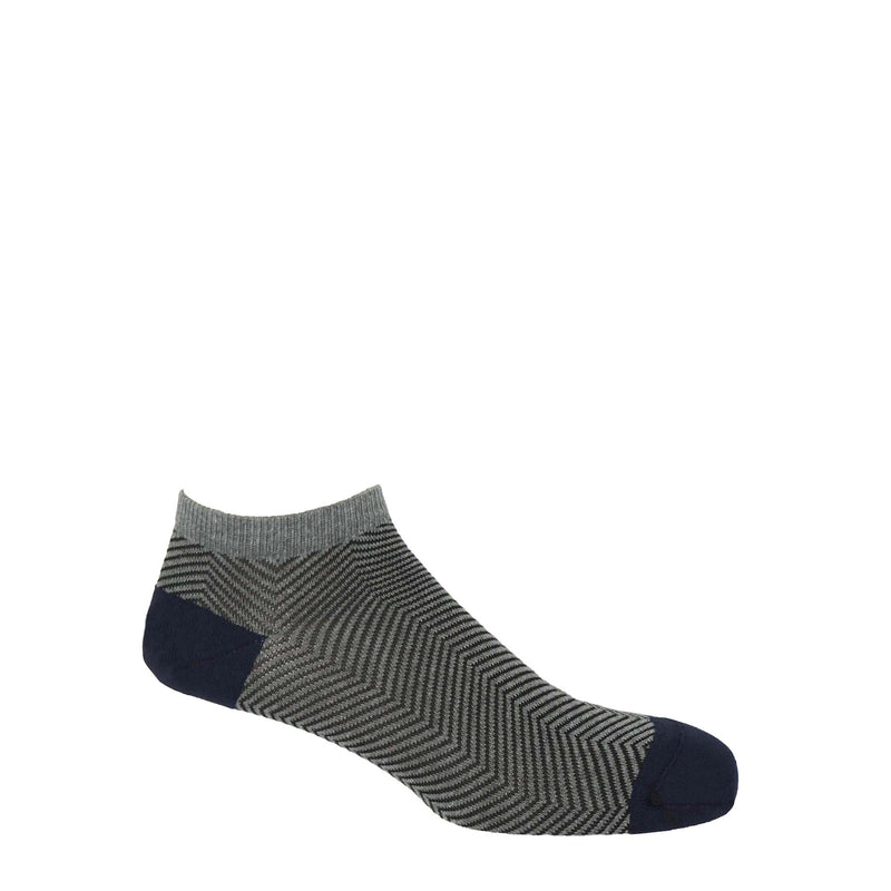 https://www.peperharowengland.com/cdn/shop/products/peper-harow-grey-lux-taylor-mens-luxury-trainer-socks_800x.jpg?v=1650626970